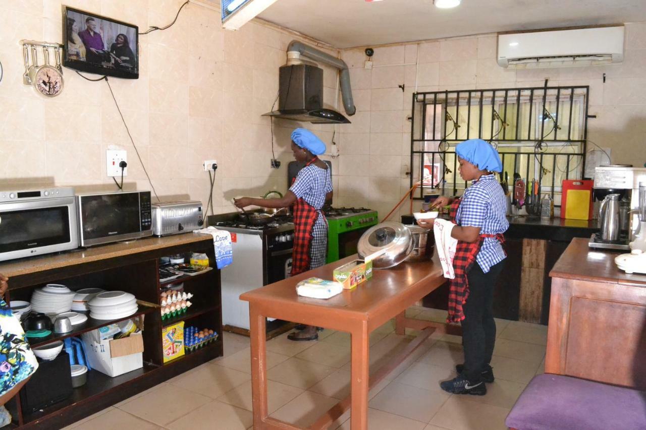 Limoh Suites Benin City Extérieur photo