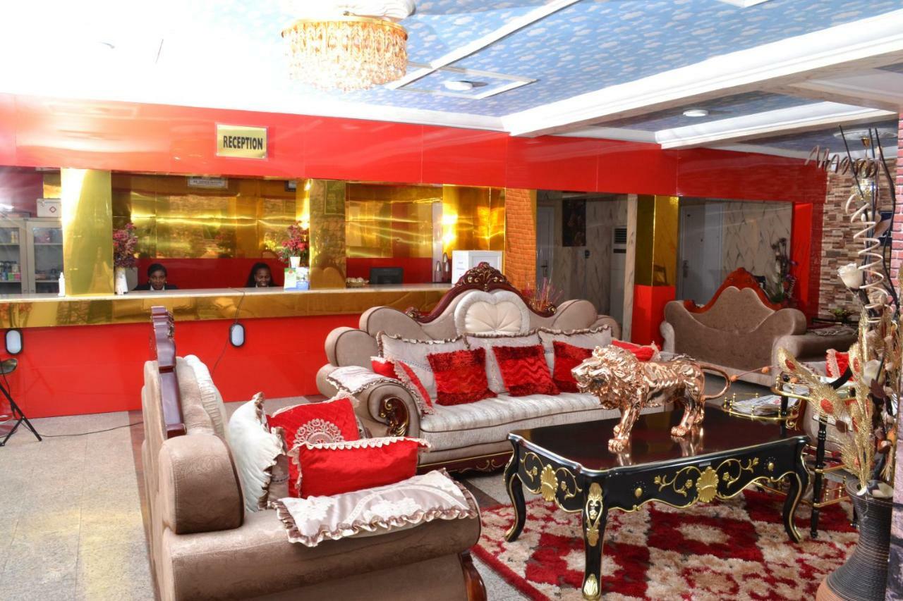 Limoh Suites Benin City Extérieur photo