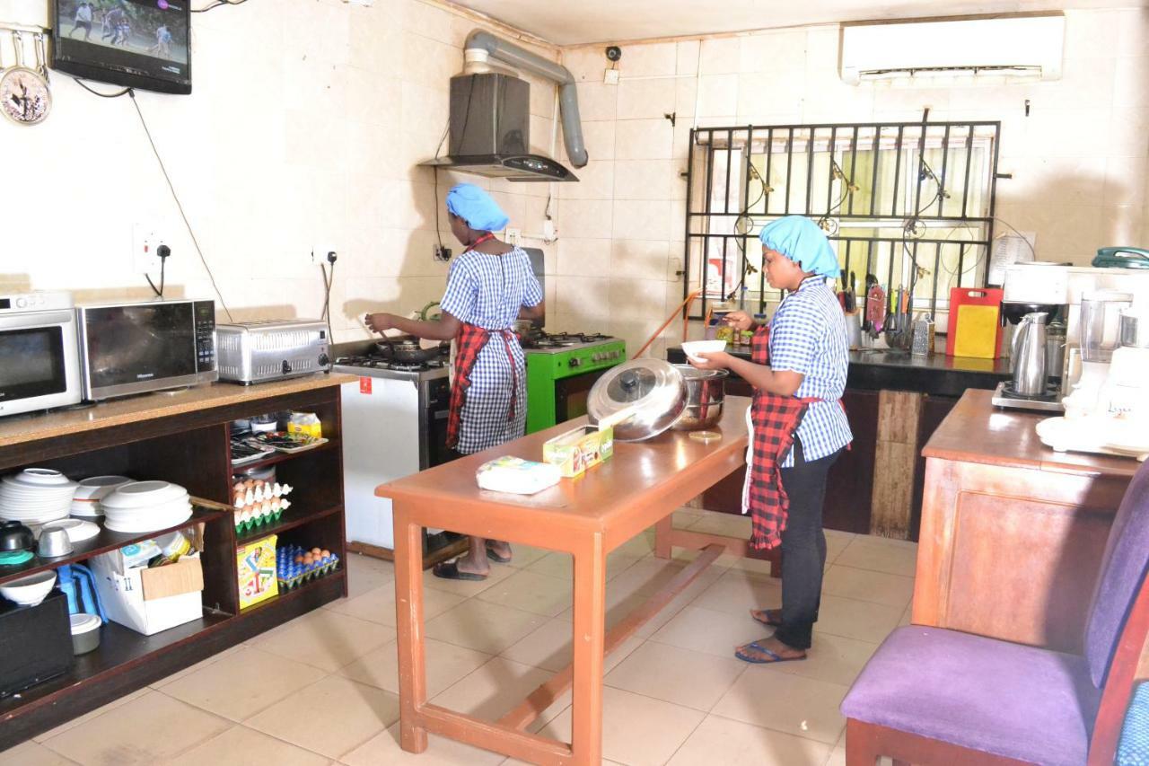 Limoh Suites Benin City Extérieur photo
