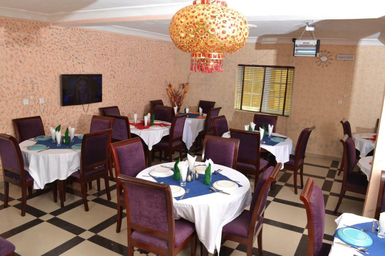 Limoh Suites Benin City Extérieur photo