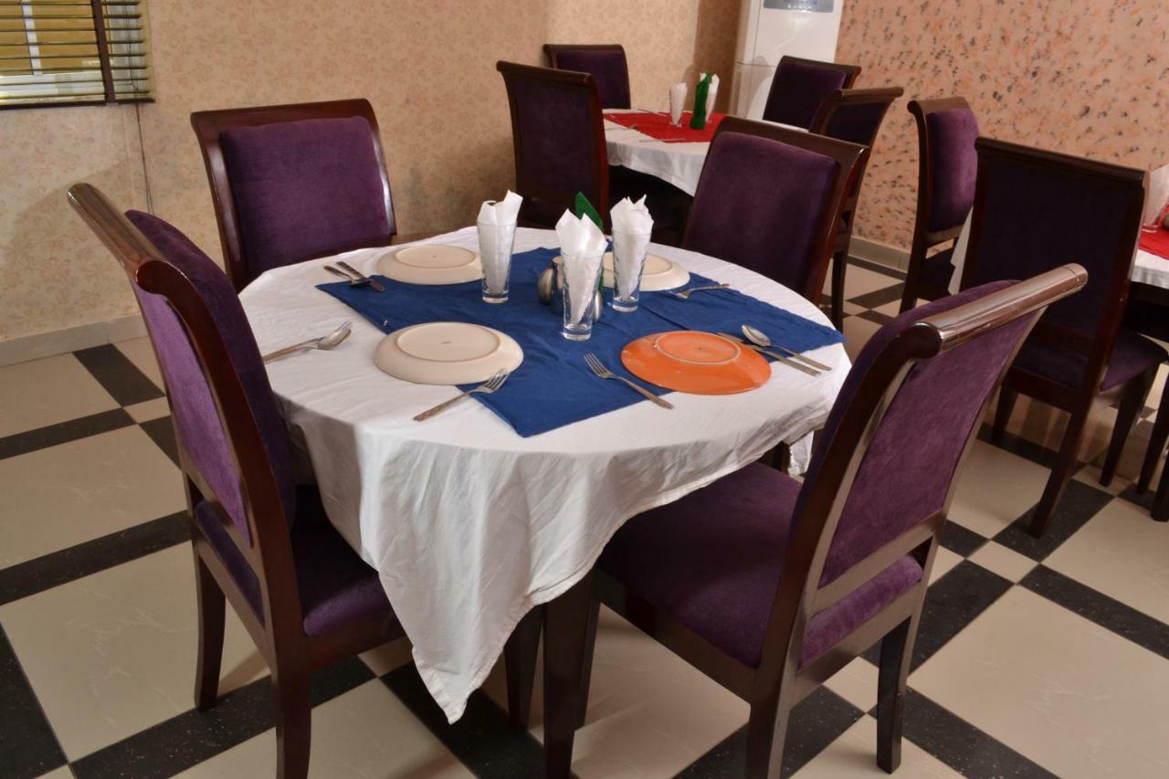 Limoh Suites Benin City Extérieur photo