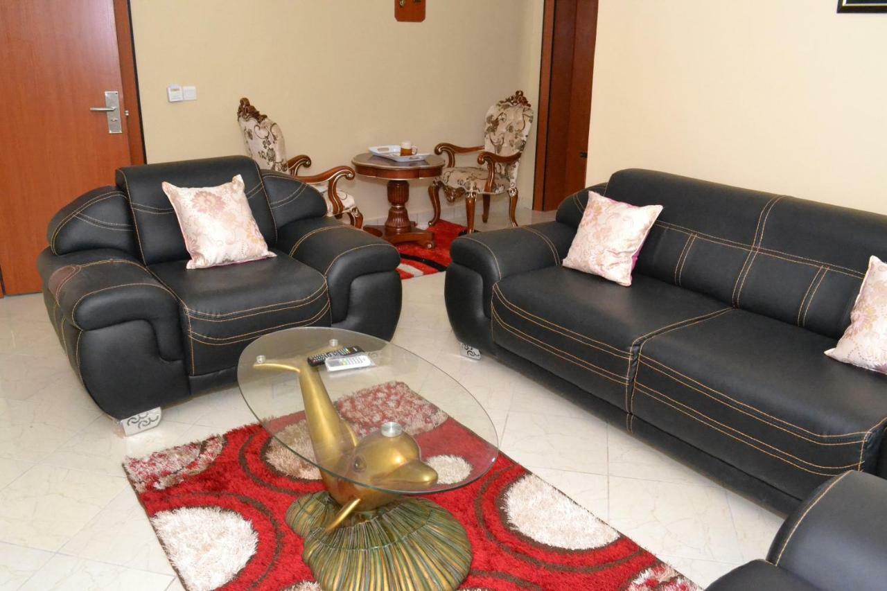 Limoh Suites Benin City Extérieur photo