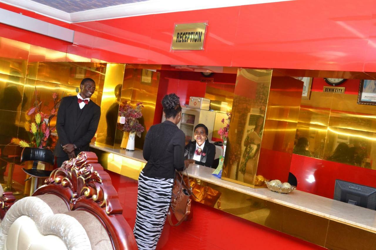 Limoh Suites Benin City Extérieur photo