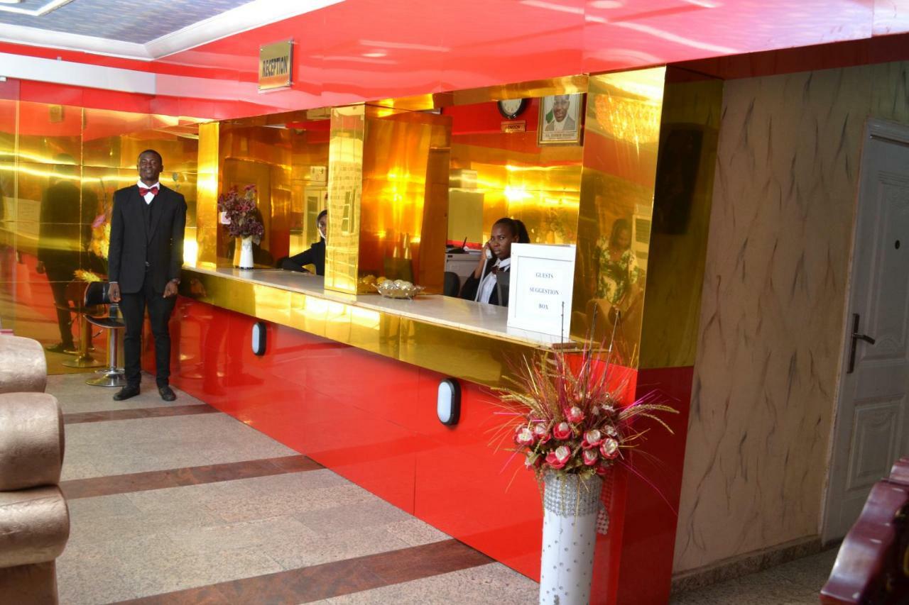 Limoh Suites Benin City Extérieur photo