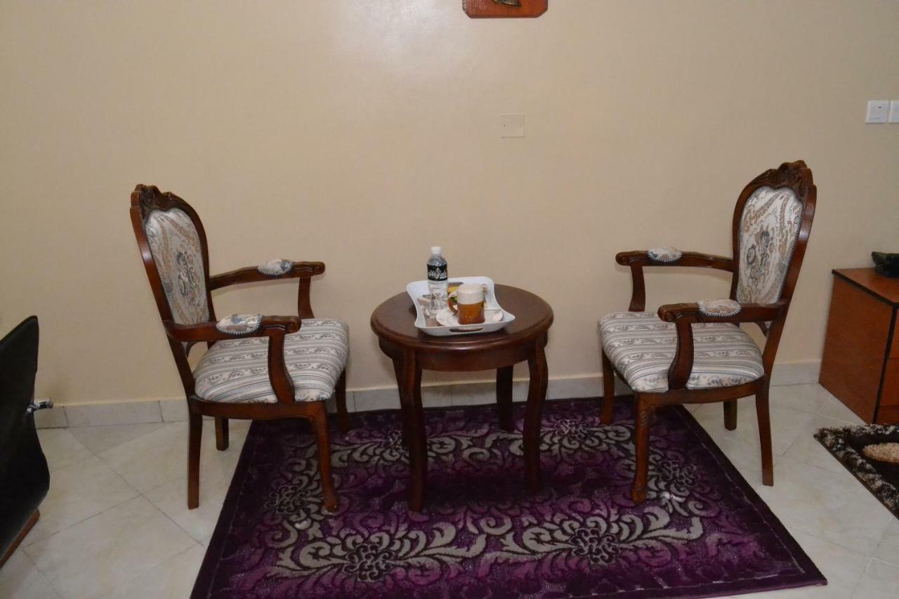 Limoh Suites Benin City Extérieur photo
